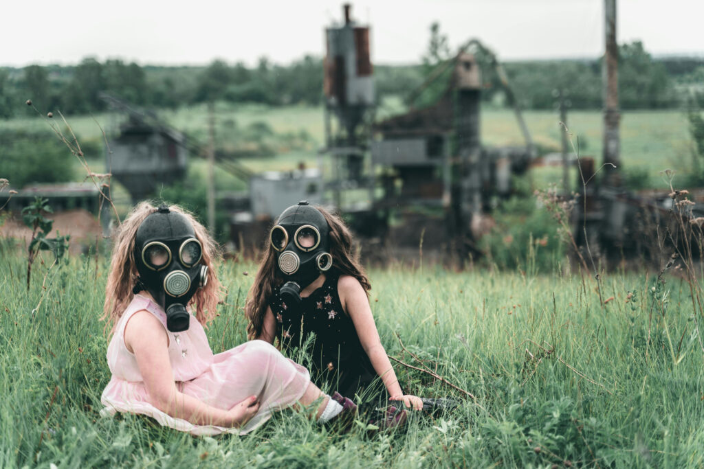 Enfants vivant près d'une mine @ pexels-ilya-perelude-8936847